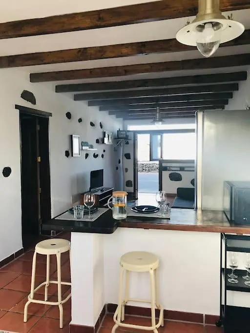 Coqueto Apartamento En El Cuchillo Tinajo Apartment